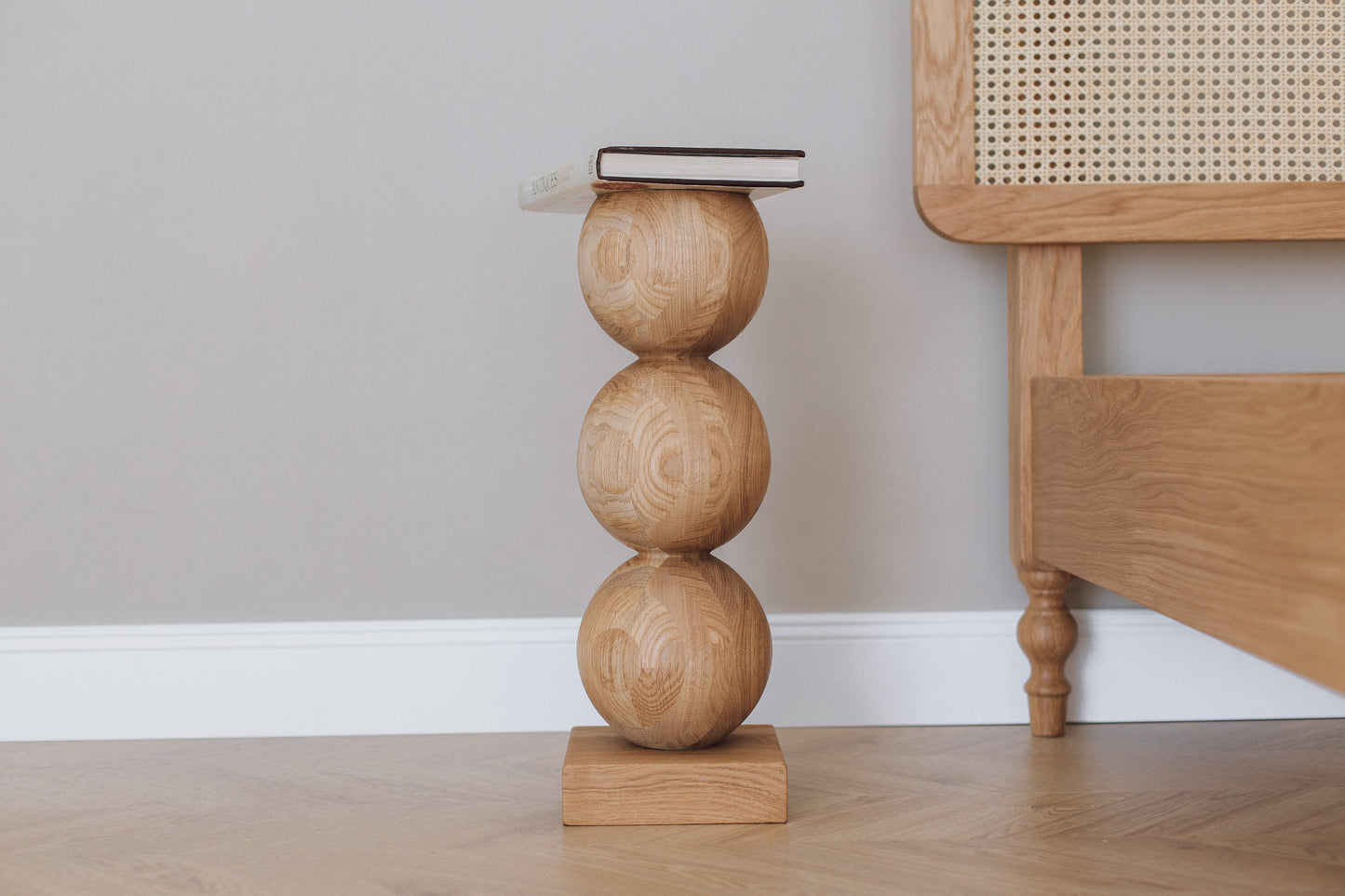 Elegant Wooden Bedside Table with Central Sphere Accent – Handmade Design, H495 mm