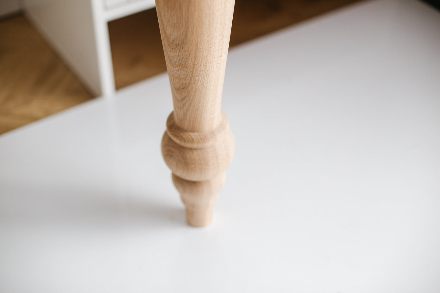 Classic Wooden Table Leg – Lathe-Turned Furniture Support, H740 mm