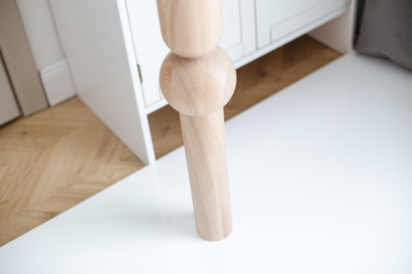 Wooden Table & Bar Leg with Square Top – Lathe-Turned Design, H900 mm