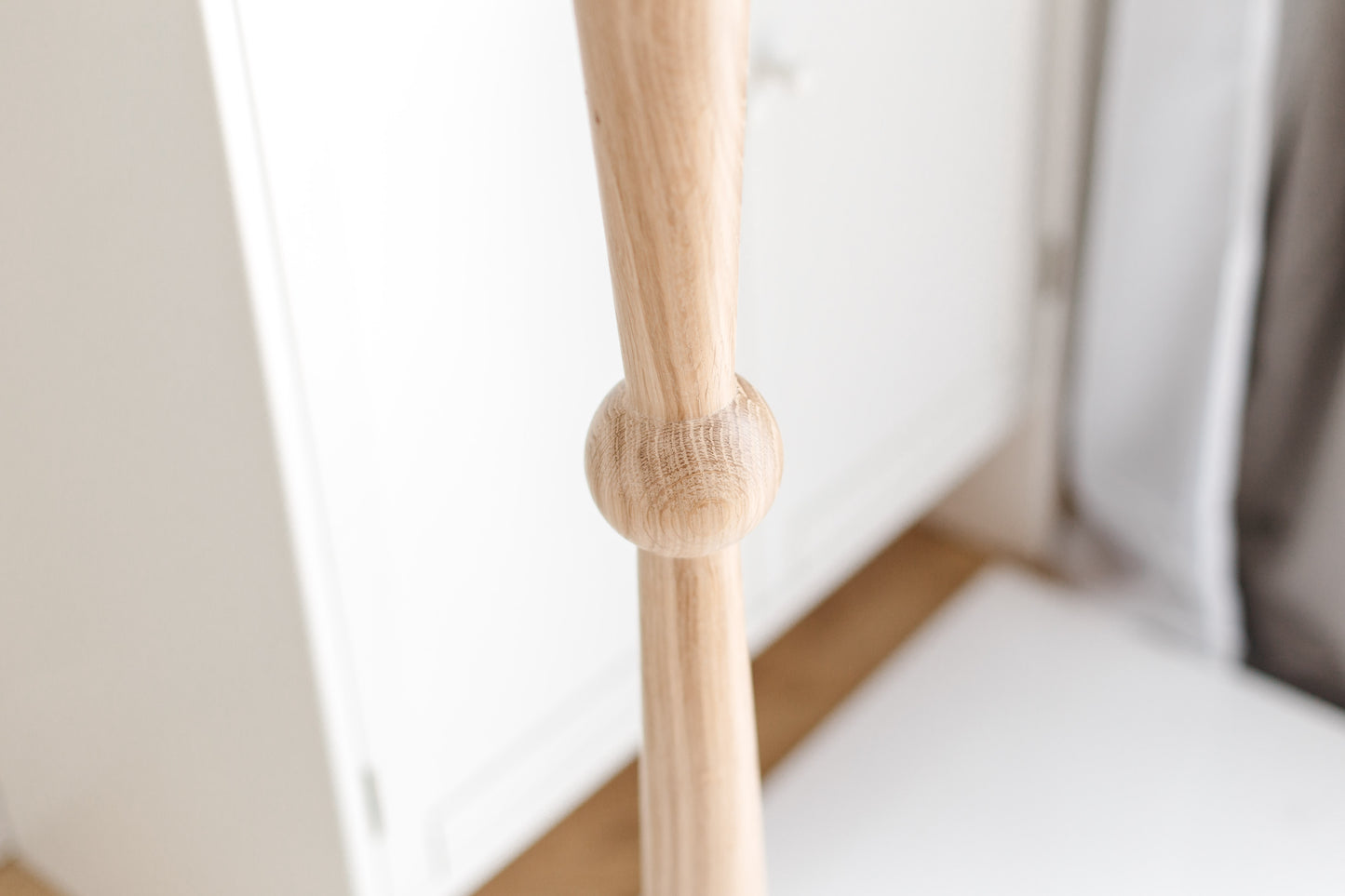 Wooden Table & Bar Leg with Center Sphere Detail – Lathe-Turned Design, H870 mm