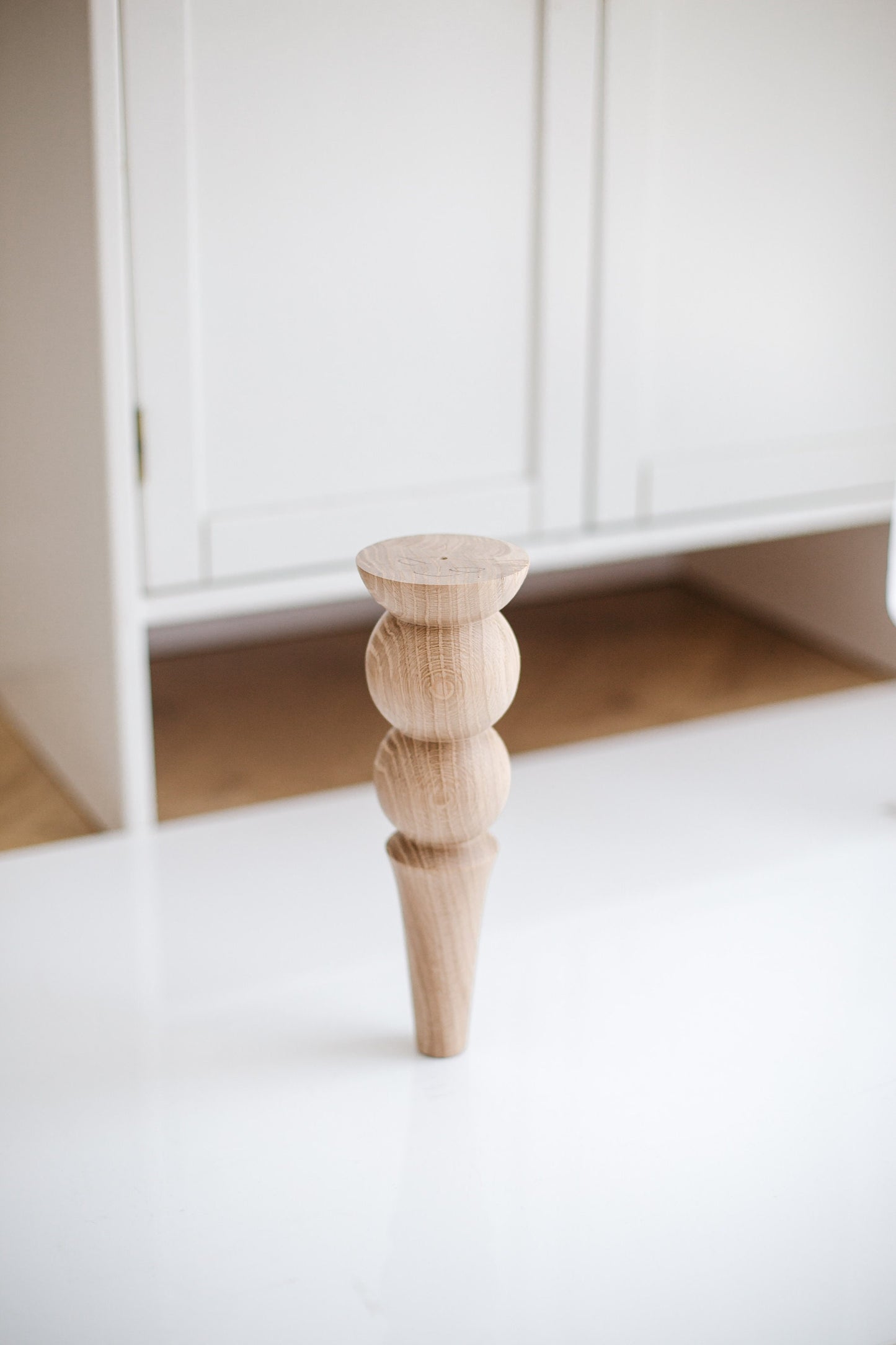 Tapered Wooden Furniture Legs with Double Ball Detail – Lathe-Turned Design, H250 mm