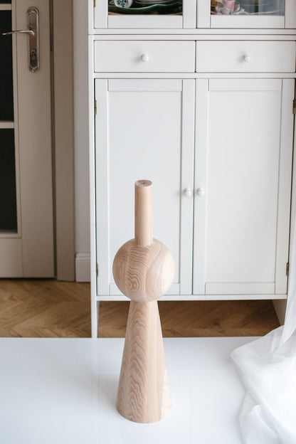 Tapered Wooden Furniture Leg with Sphere Detail – Lathe-Turned Design, H670 mm