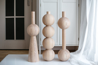 Wooden Furniture Leg with Double Sphere Detail – Lathe-Turned Design, H670 mm