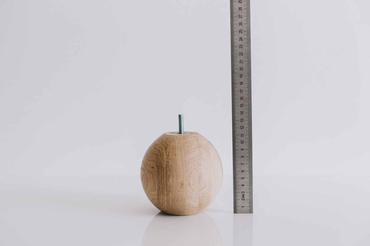 Round Turned Wooden Furniture Leg with Ball Detail – Lathe-Turned Design, H110 mm