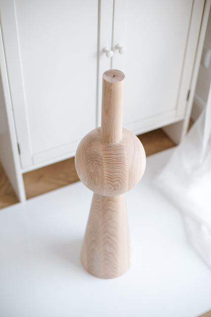 Tapered Wooden Furniture Leg with Sphere Detail – Lathe-Turned Design, H670 mm