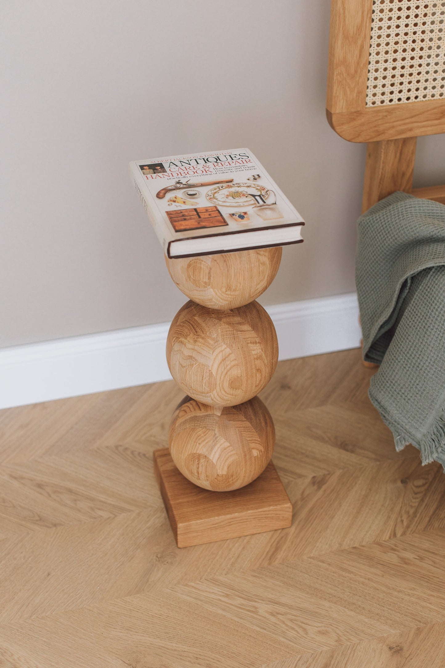 Elegant Wooden Bedside Table with Central Sphere Accent – Handmade Design, H495 mm