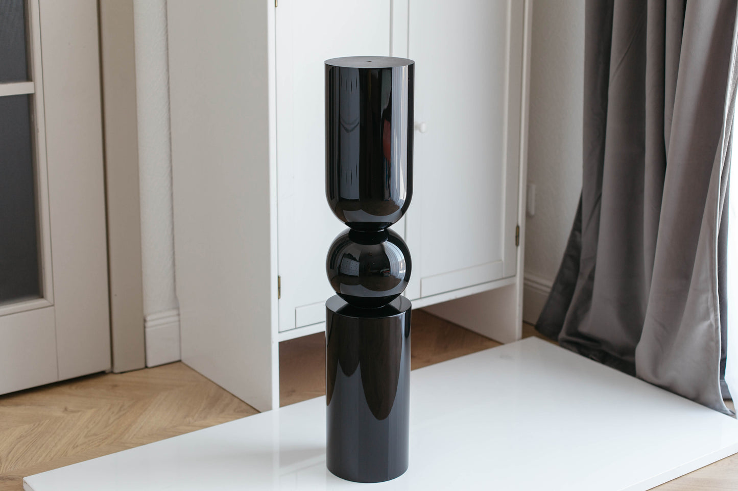 Black Gloss Birch Wood Furniture Leg for Kitchen Island – RAL9005, H690 mm