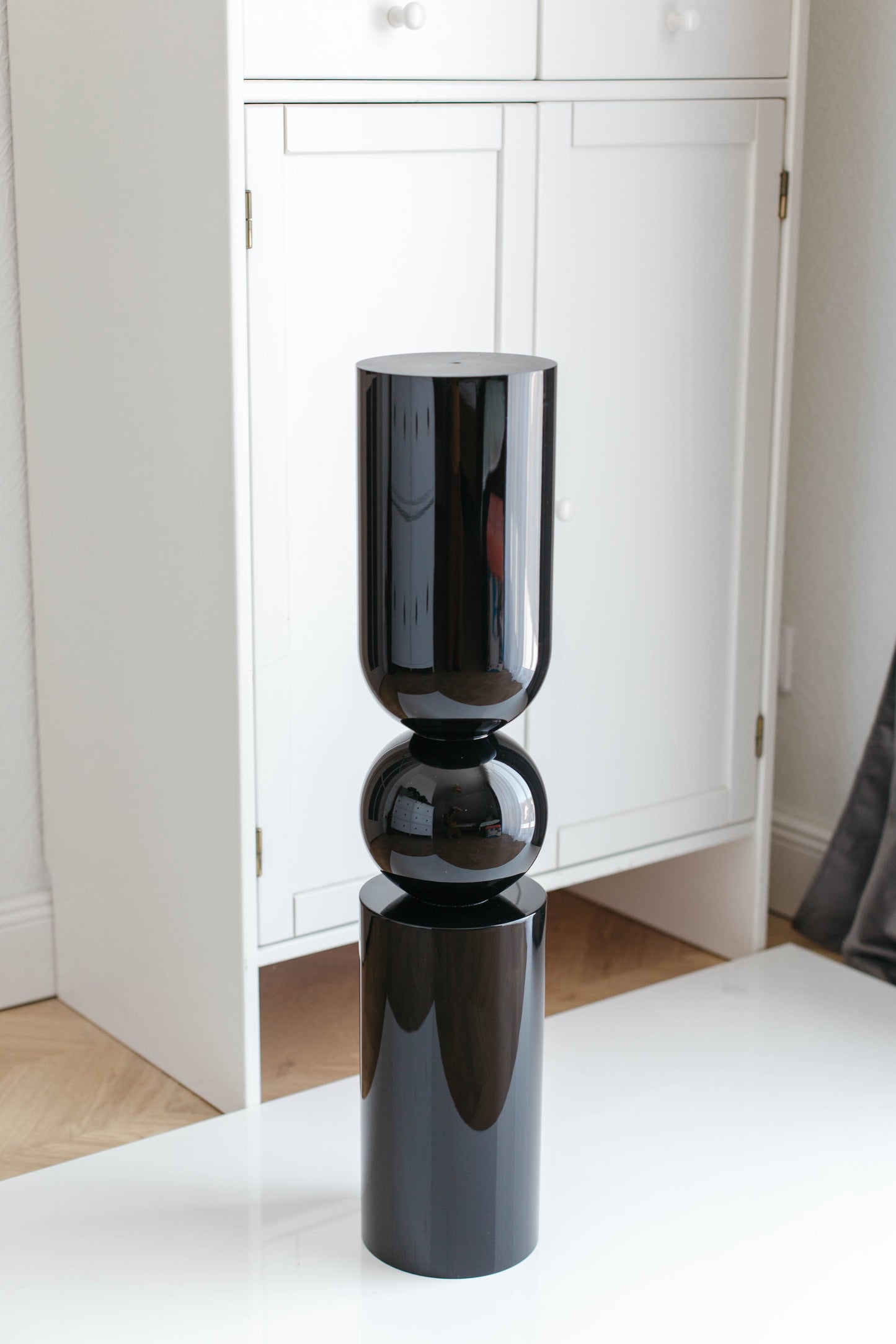 Black Gloss Birch Wood Furniture Leg for Kitchen Island – RAL9005, H690 mm