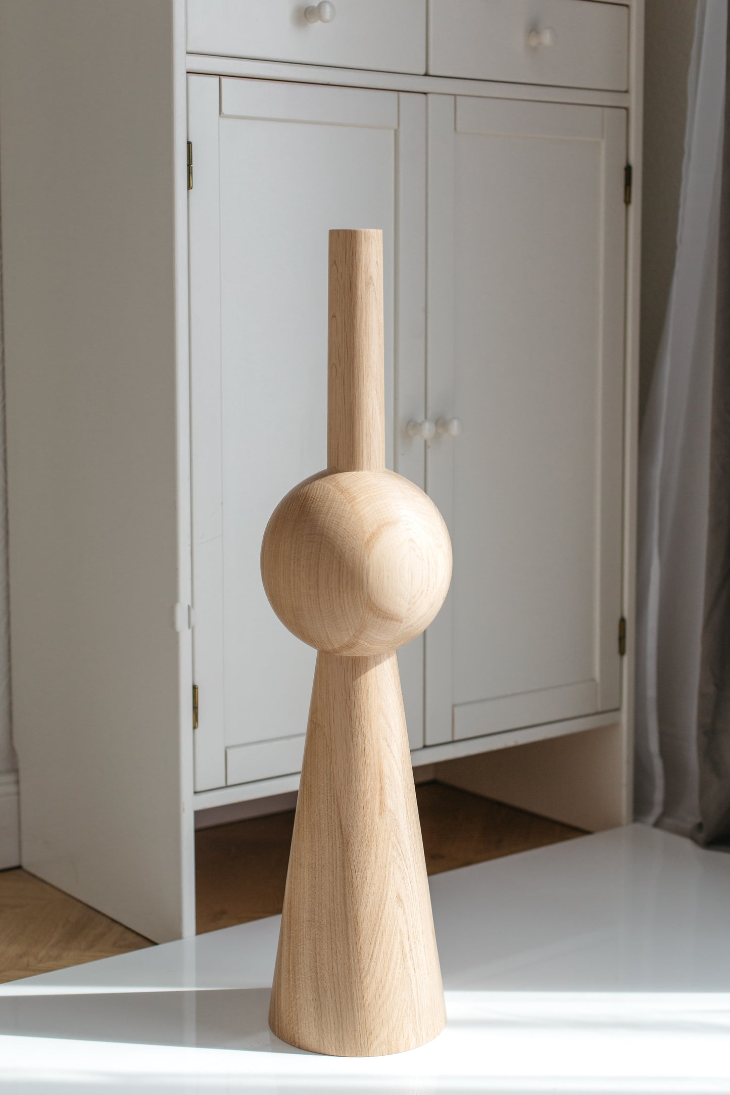 Tapered Wooden Furniture Leg with Sphere Detail – Lathe-Turned Design, H710 mm