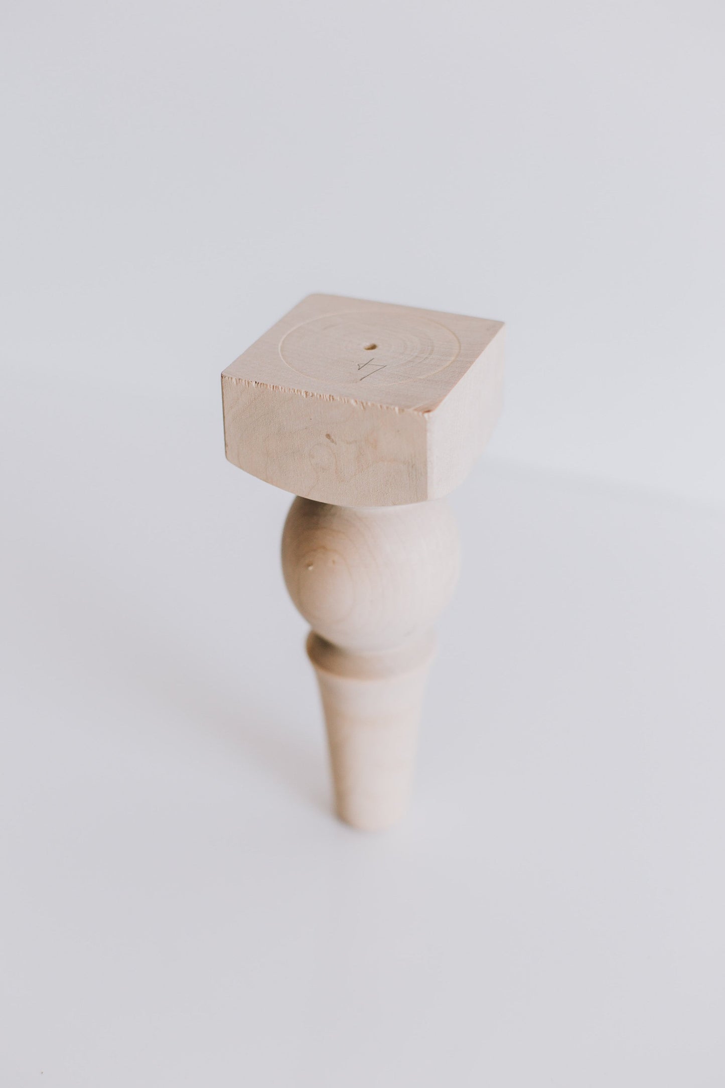 Wooden Furniture Legs with Ball Detail – Lathe-Turned Design, H200 mm
